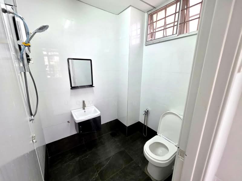 Kondominium untuk Dijual di Tiara Duta - Luqman Ramli - Bathroom - PropertyGuru.com.my