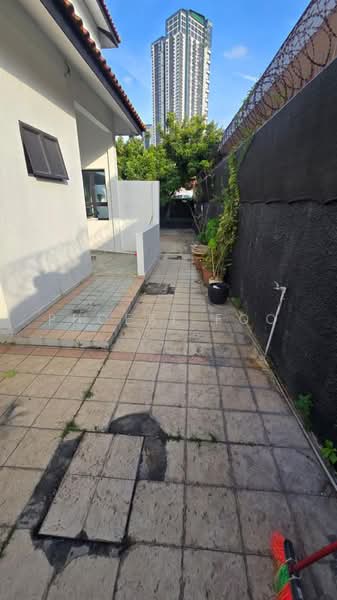 Kedai untuk Disewa di Taman Century (Johor Bahru) - Phoebe Foo - Exterior - PropertyGuru.com.my