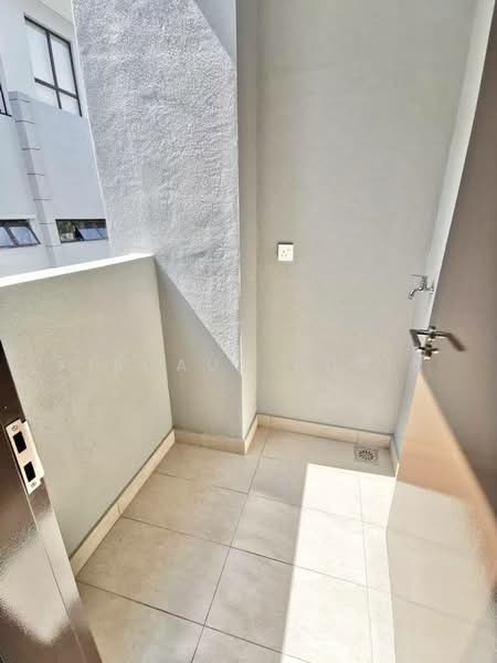 Rumah Teres untuk Dijual di Cyberjaya (Selangor) - Firdaus Husin - Balcony - PropertyGuru.com.my