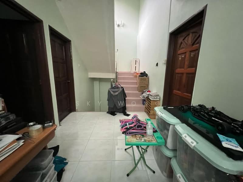 2.5-storey Terraced House for Sale in BANDAR PUCHONG JAYA (Puchong) - Sky Wong - Corridor - PropertyGuru.com.my