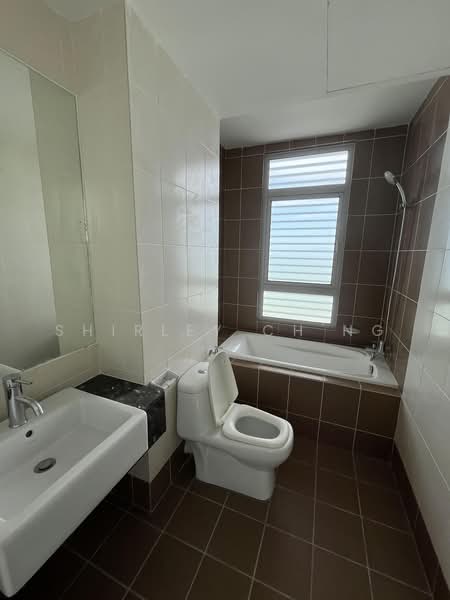 Condominium for Sale at 10 Island Resort - Shirley Ch'ng - Bathroom - PropertyGuru.com.my