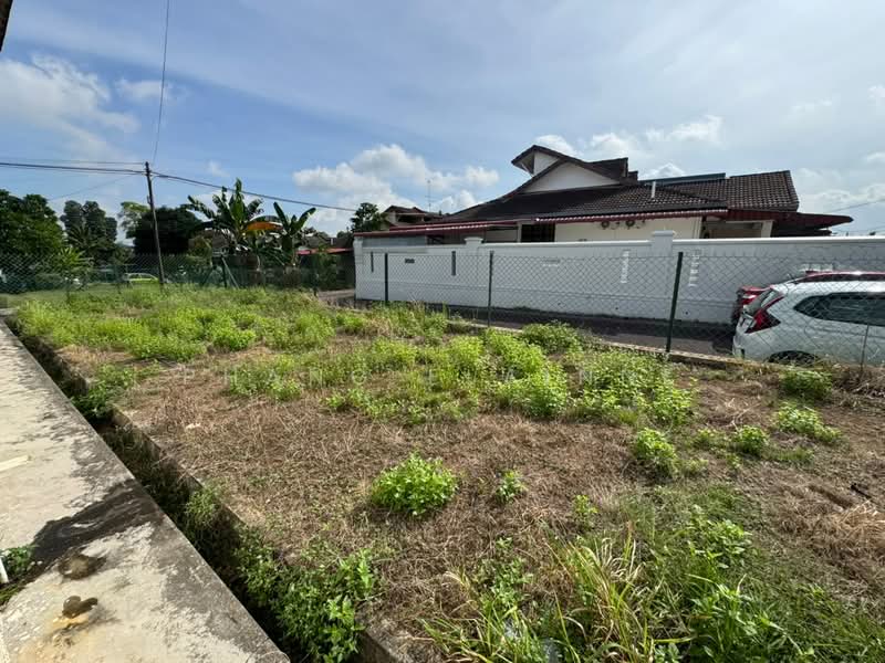 1.5-storey Terraced House for Sale in Taman Molek (Johor Bahru) - Phang Elainne - Exterior - PropertyGuru.com.my