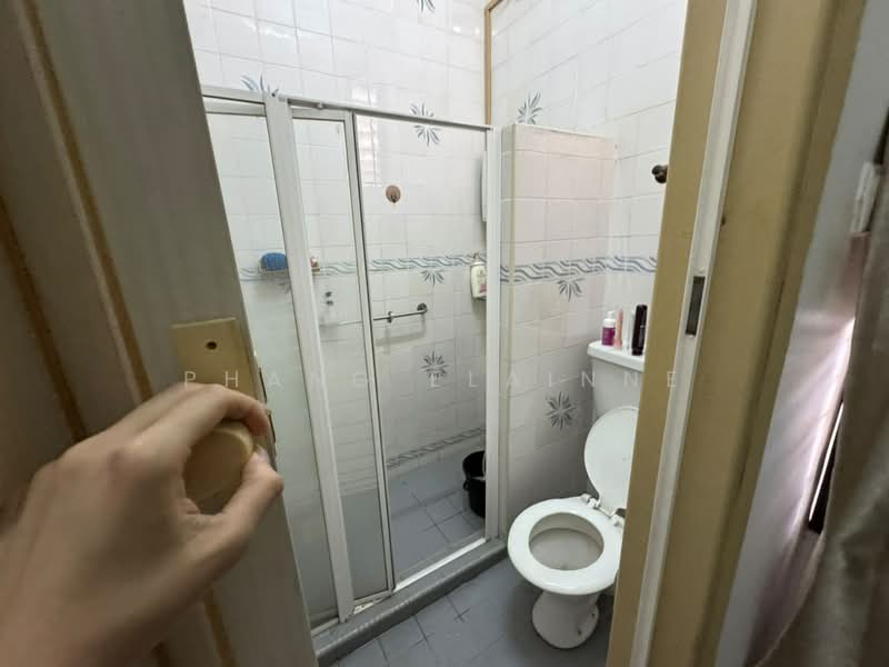 1.5-storey Terraced House for Sale in Taman Molek (Johor Bahru) - Phang Elainne - PropertyGuru.com.my