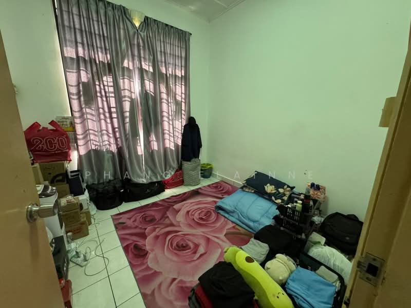 1.5-storey Terraced House for Sale in Taman Molek (Johor Bahru) - Phang Elainne - PropertyGuru.com.my