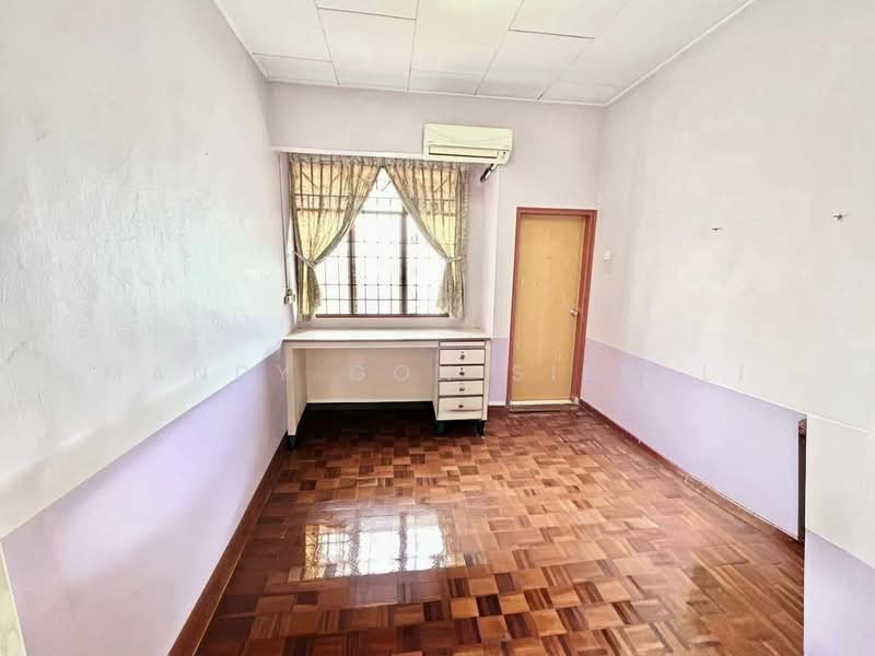 Rumah Teres 2 Tingkat untuk Dijual di Taman Johor Jaya (Johor Bahru) - Mandy Goh Siew Li - Study - PropertyGuru.com.my