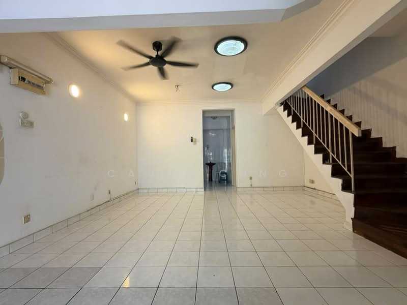 Rumah Teres 2 Tingkat untuk Dijual di TAMAN PUCHONG UTAMA (Puchong) - Caven Chng - Living Room - PropertyGuru.com.my