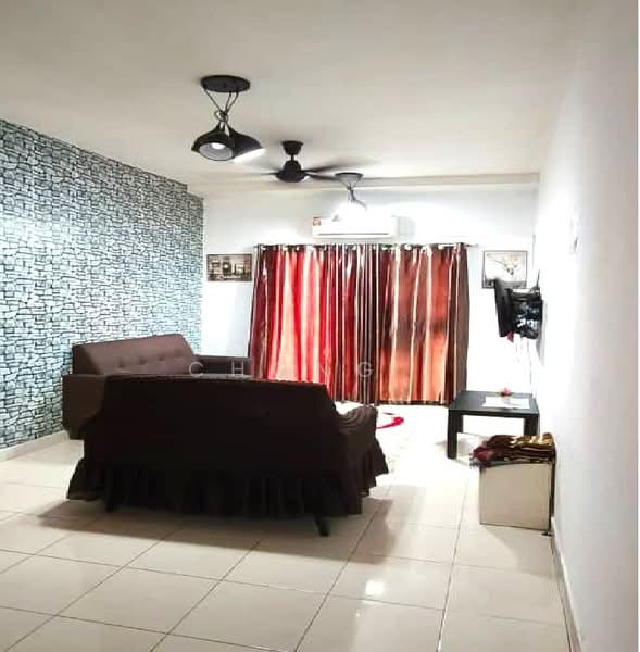 Pangsapuri untuk Disewa di Sri Ixora Apartment - Chong . - Living Room - PropertyGuru.com.my