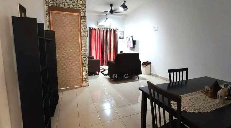 Pangsapuri untuk Disewa di Sri Ixora Apartment - Chong . - Living Room - PropertyGuru.com.my