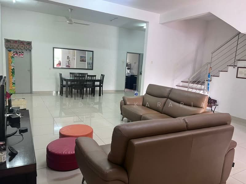 Rumah Teres 2.5 Tingkat untuk Dijual di Klang (Selangor) - Surendran Karapiah - Living Room - PropertyGuru.com.my