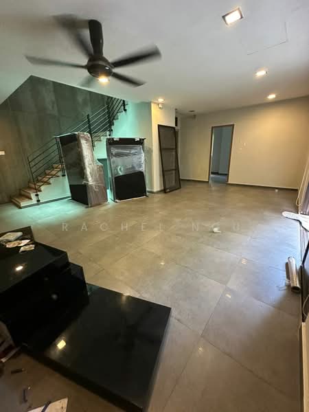 Rumah Teres 2.5 Tingkat untuk Dijual di Sungai Buloh (Selangor) - Rachel Ngu - Living Room - PropertyGuru.com.my