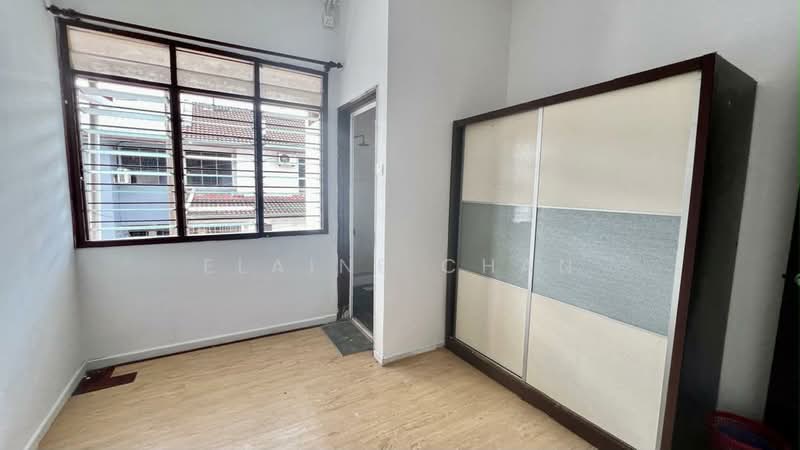 Rumah Teres 1.5 Tingkat untuk Disewa di Taman Perling (Perling) - Elaine Chan - Bedroom - PropertyGuru.com.my