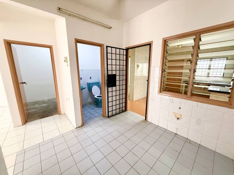 Rumah Teres 2-Tingkat untuk Dijual di Taman Impian Indah (Sungai Buloh) - Ashraff Daniel - Bathroom - PropertyGuru.com.my