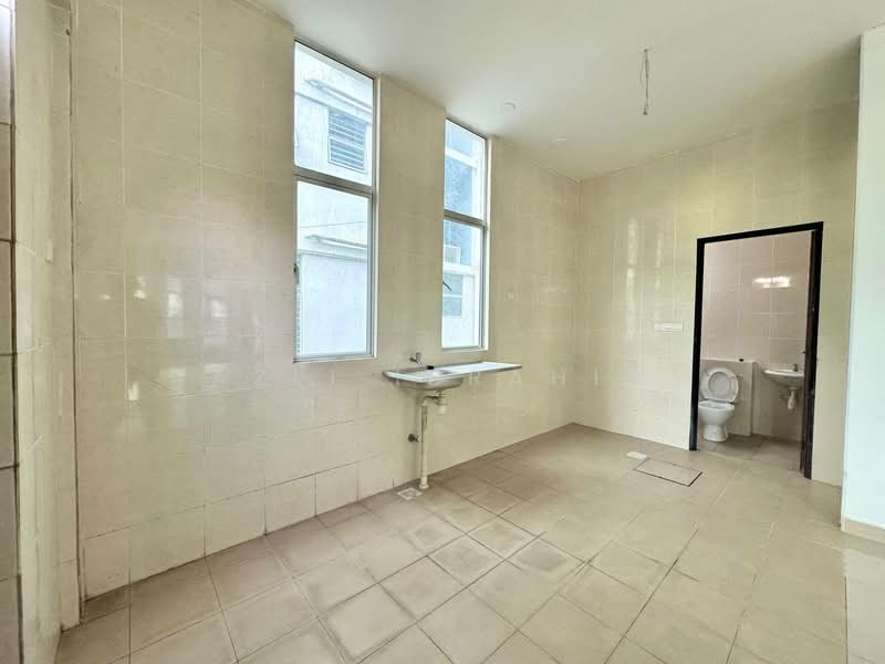 3-storey Terraced House for Sale in Taman Bangi Avenue (Bangi) - Azli Ibrahim - Bathroom - PropertyGuru.com.my