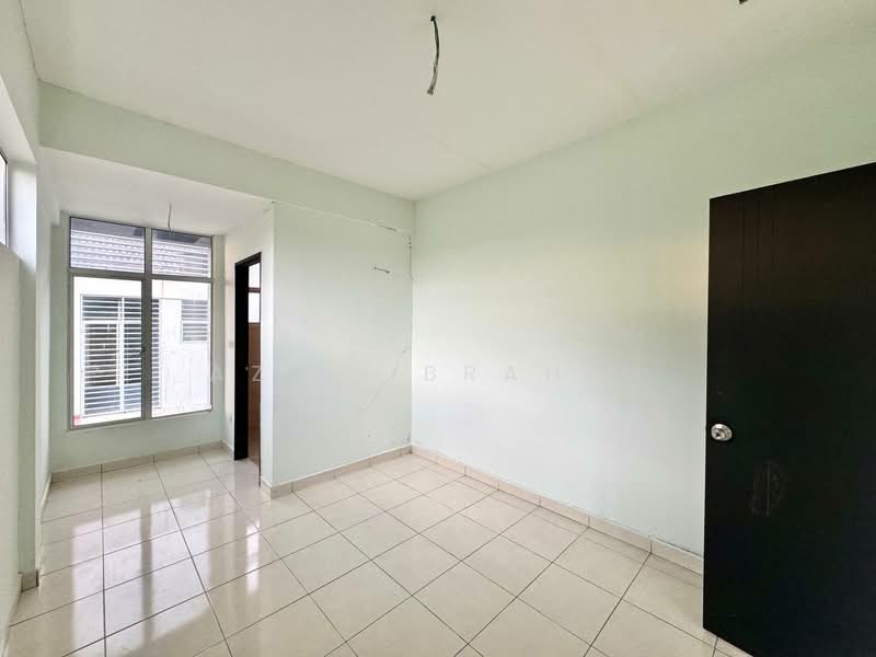 3-storey Terraced House for Sale in Taman Bangi Avenue (Bangi) - Azli Ibrahim - Interior - PropertyGuru.com.my