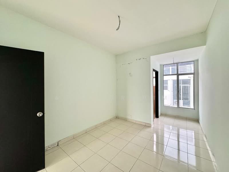 3-storey Terraced House for Sale in Taman Bangi Avenue (Bangi) - Azli Ibrahim - Interior - PropertyGuru.com.my