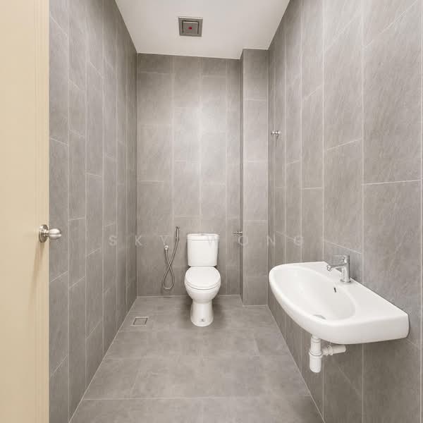 Rumah Teres 2 Tingkat untuk Dijual di Taman Puncak Saujana (Kajang) - Sky Wong - Bathroom - PropertyGuru.com.my