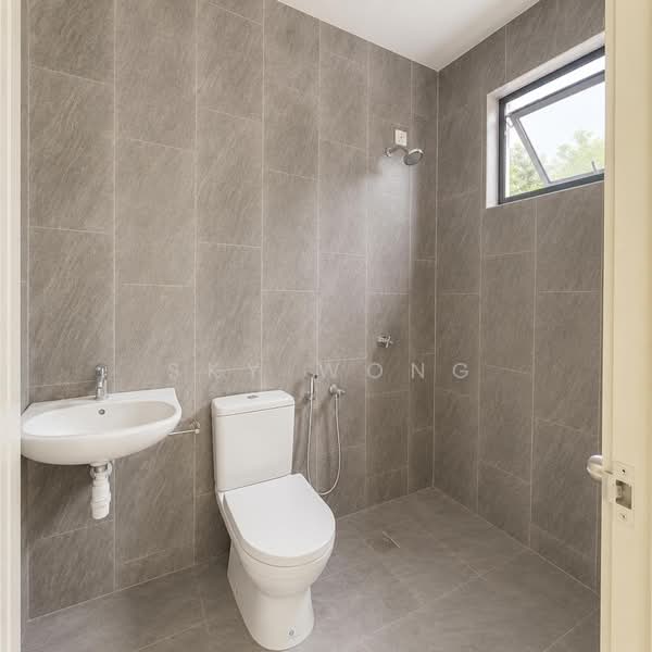 Rumah Teres 2 Tingkat untuk Dijual di Taman Puncak Saujana (Kajang) - Sky Wong - Bathroom - PropertyGuru.com.my