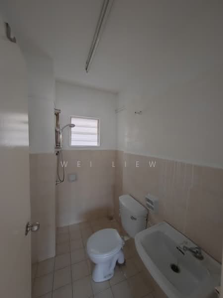 Pangsapuri untuk Dijual di Mandarina Court - Wei Liew - Bathroom - PropertyGuru.com.my