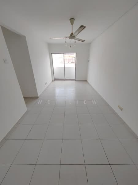 Pangsapuri untuk Dijual di Mandarina Court - Wei Liew - Living Room - PropertyGuru.com.my
