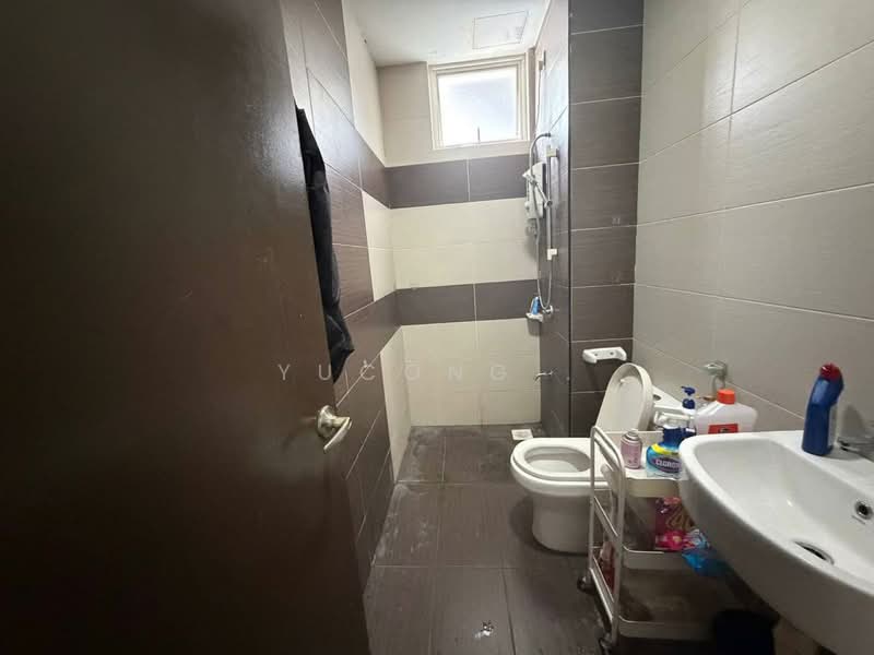 Kondominium untuk Dijual di M Condominium @ Larkin - Yucong . - Bathroom - PropertyGuru.com.my