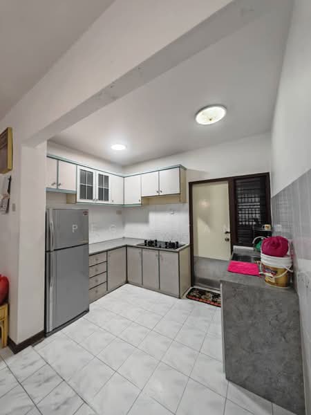 Kondominium untuk Disewa di Marina Bay Condominium - Peggy Tan - Kitchen - PropertyGuru.com.my