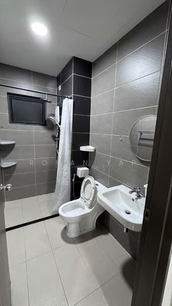 Kondominium untuk Disewa di The Henge - Roman Yap - Bathroom - PropertyGuru.com.my