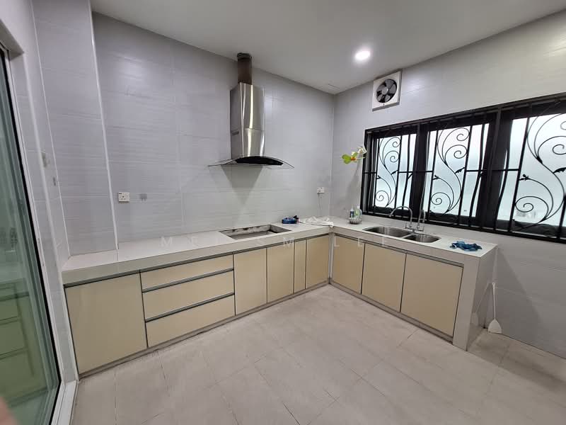 Rumah Berkembar untuk Dijual di Taman Bukit Suria II (Cheras) - Mei SM Lee - Taman Bukit Suria 2 Kitchen - PropertyGuru.com.my