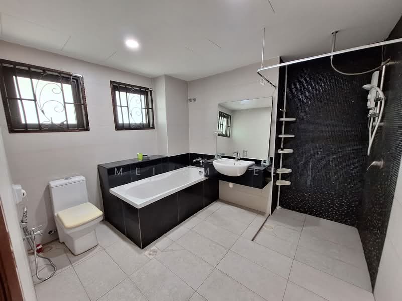 Rumah Berkembar untuk Dijual di Taman Bukit Suria II (Cheras) - Mei SM Lee - Taman Bukit Suria 2 Bathroom - PropertyGuru.com.my