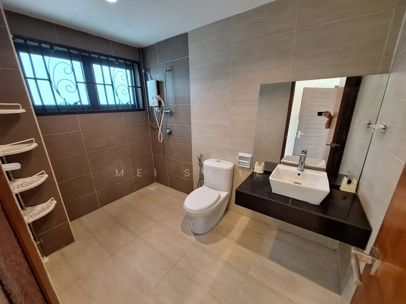 Rumah Berkembar untuk Dijual di Taman Bukit Suria II (Cheras) - Mei SM Lee - Taman Bukit Suria 2 Bathroom - PropertyGuru.com.my