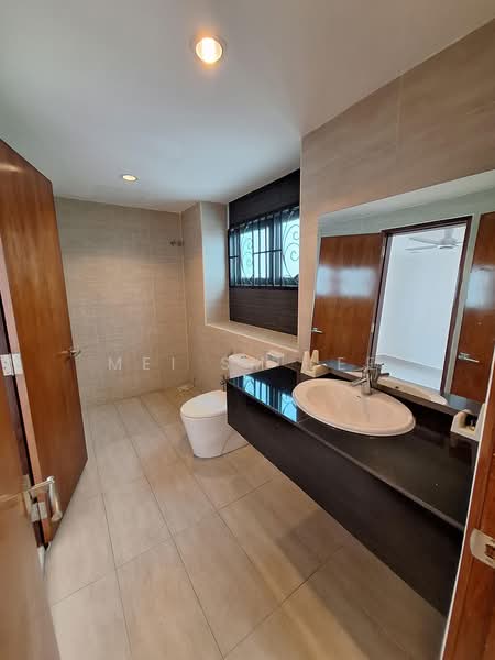 Rumah Berkembar untuk Dijual di Taman Bukit Suria II (Cheras) - Mei SM Lee - Taman Bukit Suria 2 Bathroom - PropertyGuru.com.my