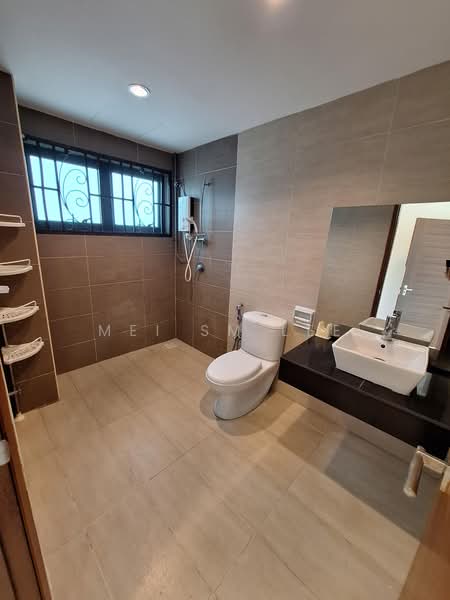 Rumah Berkembar untuk Dijual di Taman Bukit Suria II (Cheras) - Mei SM Lee - Taman Bukit Suria 2 Bathroom - PropertyGuru.com.my