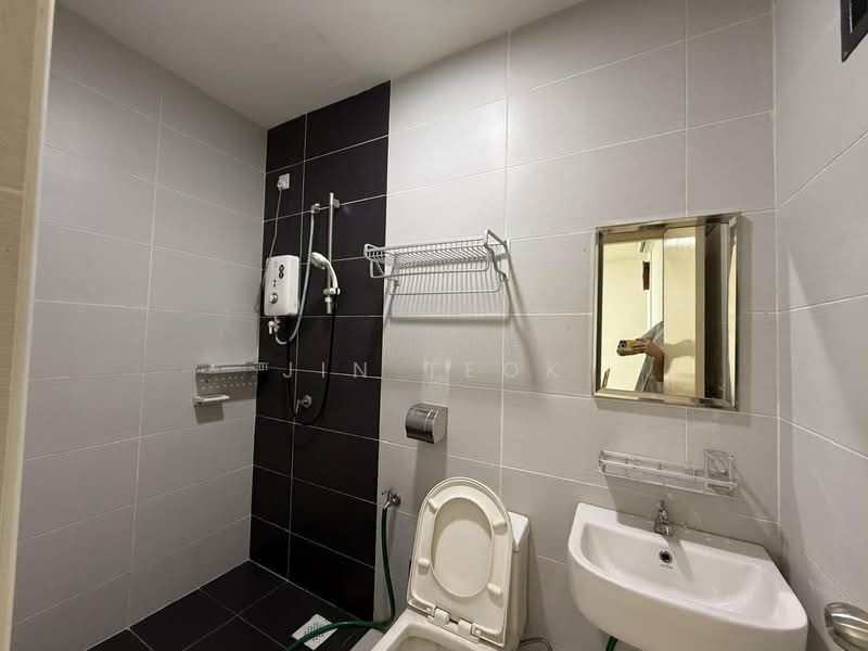 Apartment for Sale at Nusa Heights (Nusa Puncak) - Jin Teok - Bathroom - PropertyGuru.com.my