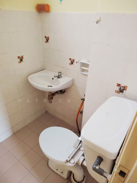 Pangsapuri untuk Disewa di Sri Cempaka (Taman Wawasan) - Patrick Wong - Bathroom - PropertyGuru.com.my