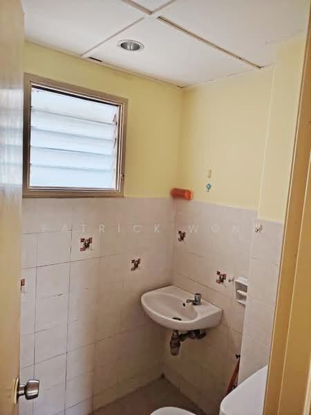Pangsapuri untuk Disewa di Sri Cempaka (Taman Wawasan) - Patrick Wong - Bathroom - PropertyGuru.com.my