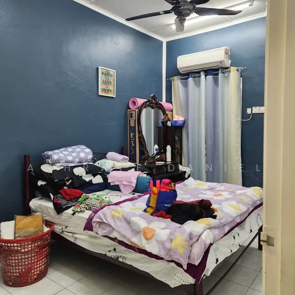 2-storey Terraced House for Sale in Kampung Jawa (Klang) - Ashraff Daniel - Bedroom - PropertyGuru.com.my
