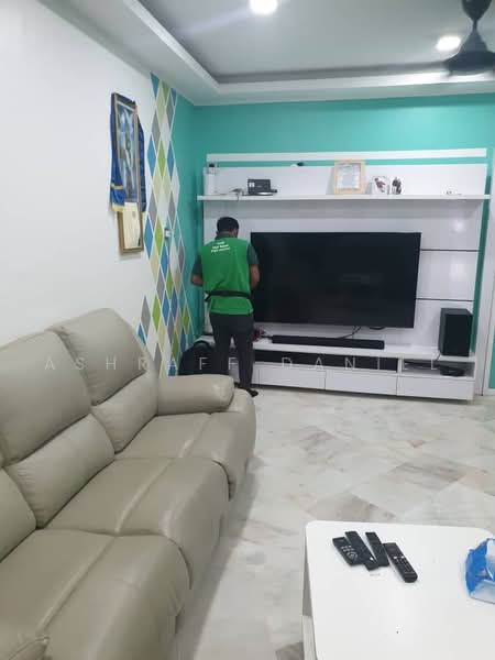 2-storey Terraced House for Sale in Kampung Jawa (Klang) - Ashraff Daniel - Living Room - PropertyGuru.com.my