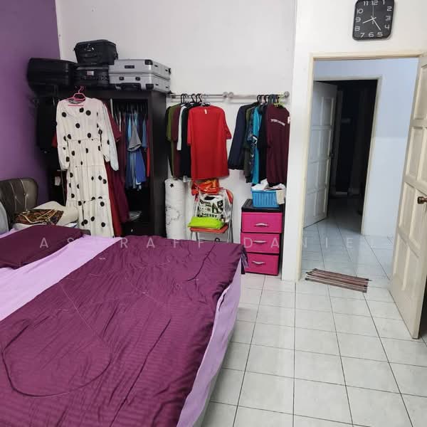 2-storey Terraced House for Sale in Kampung Jawa (Klang) - Ashraff Daniel - Bedroom - PropertyGuru.com.my