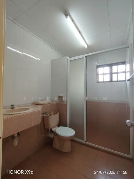 2-storey Terraced House for Rent in Bandar Sri Damansara (Selangor) - Alfred Leow - Bathroom - PropertyGuru.com.my