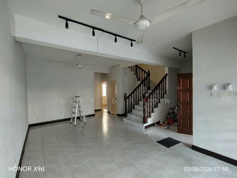 2-storey Terraced House for Rent in Bandar Sri Damansara (Selangor) - Alfred Leow - Living Room - PropertyGuru.com.my