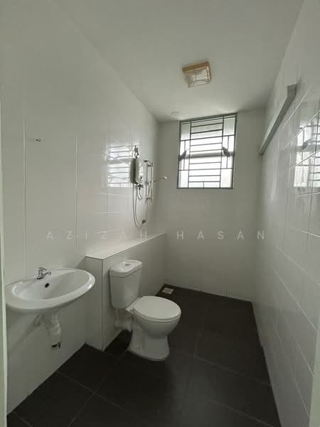 Rumah Teres 3-Tingkat untuk Dijual di Kajang (Selangor) - Azizah Hasan - PropertyGuru.com.my