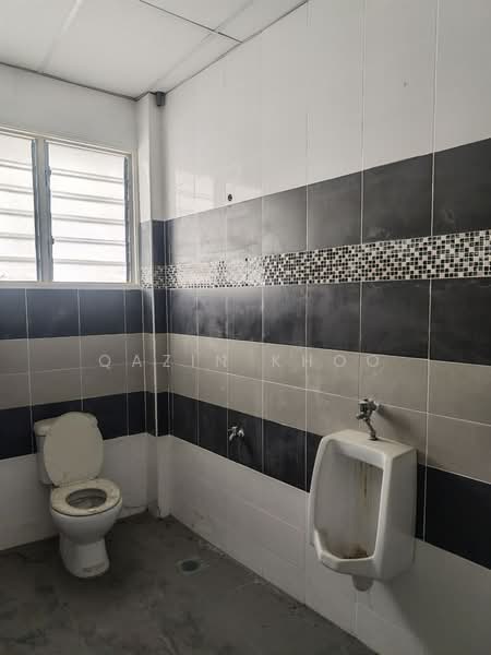 Shop for Rent in Bandar Seri Botani (Ipoh) - Qazin Khoo - Bathroom - PropertyGuru.com.my
