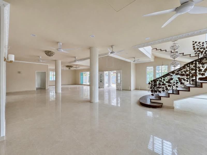 Rumah Banglo untuk Disewa di Taman Ampang Utama (Ampang) - Azli Ibrahim - Living Room - PropertyGuru.com.my
