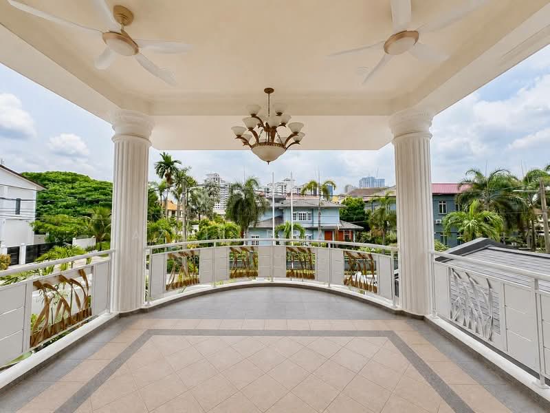 Rumah Banglo untuk Disewa di Taman Ampang Utama (Ampang) - Azli Ibrahim - Balcony - PropertyGuru.com.my