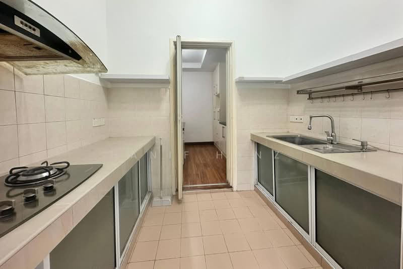 Townhouse for Sale in Ampang Jaya (Ampang) - Hanif Hanz - Kitchen - PropertyGuru.com.my