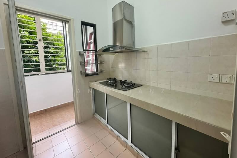 Townhouse for Sale in Ampang Jaya (Ampang) - Hanif Hanz - Kitchen - PropertyGuru.com.my