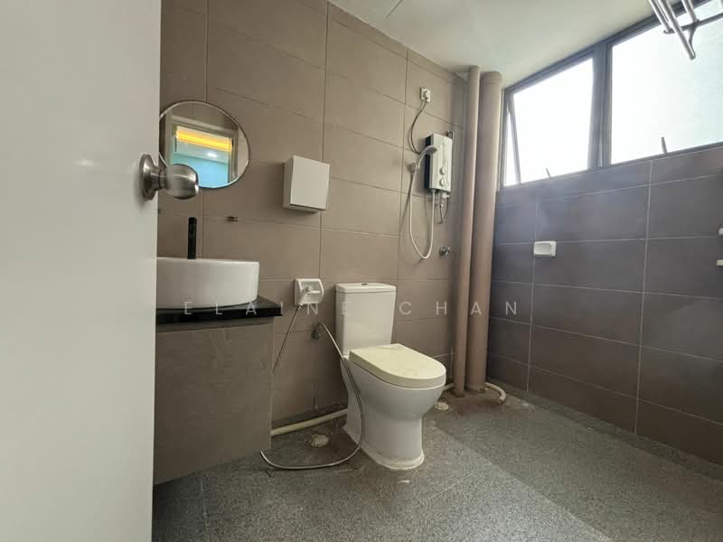 Kediaman Servis untuk Dijual di ARC @ Austin Hills - Elaine Chan - Bathroom - PropertyGuru.com.my