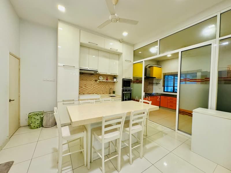 Rumah Berkembar untuk Dijual di Bukit Jelutong (Shah Alam) - Hanif Hanz - Kitchen - PropertyGuru.com.my