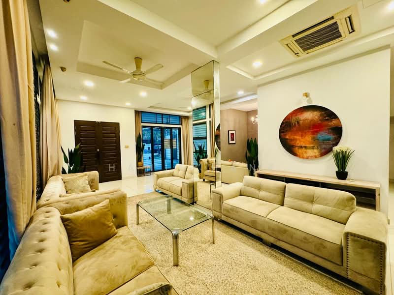 Rumah Berkembar untuk Dijual di Bukit Jelutong (Shah Alam) - Hanif Hanz - Living Room - PropertyGuru.com.my