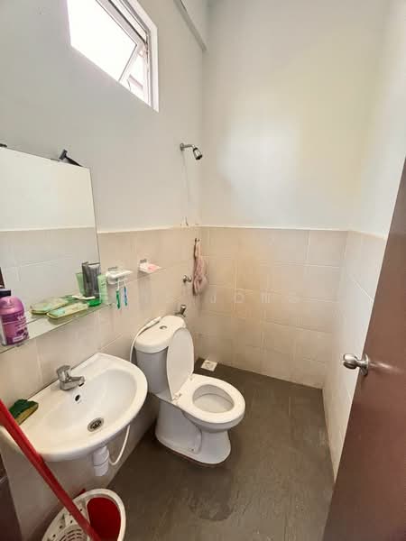 3-storey Terraced House for Sale in Taman Kundang Jaya (Rawang) - Tris Jong - Bathroom - PropertyGuru.com.my