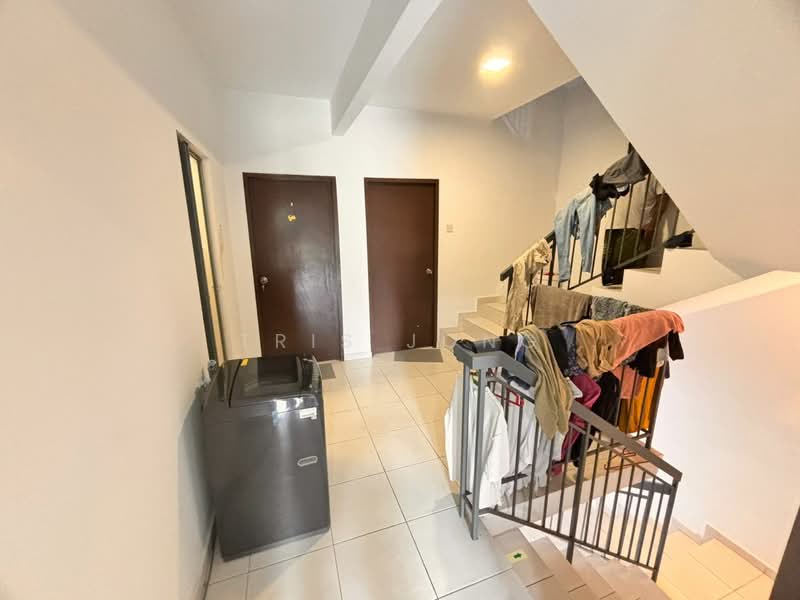 3-storey Terraced House for Sale in Taman Kundang Jaya (Rawang) - Tris Jong - Corridor - PropertyGuru.com.my